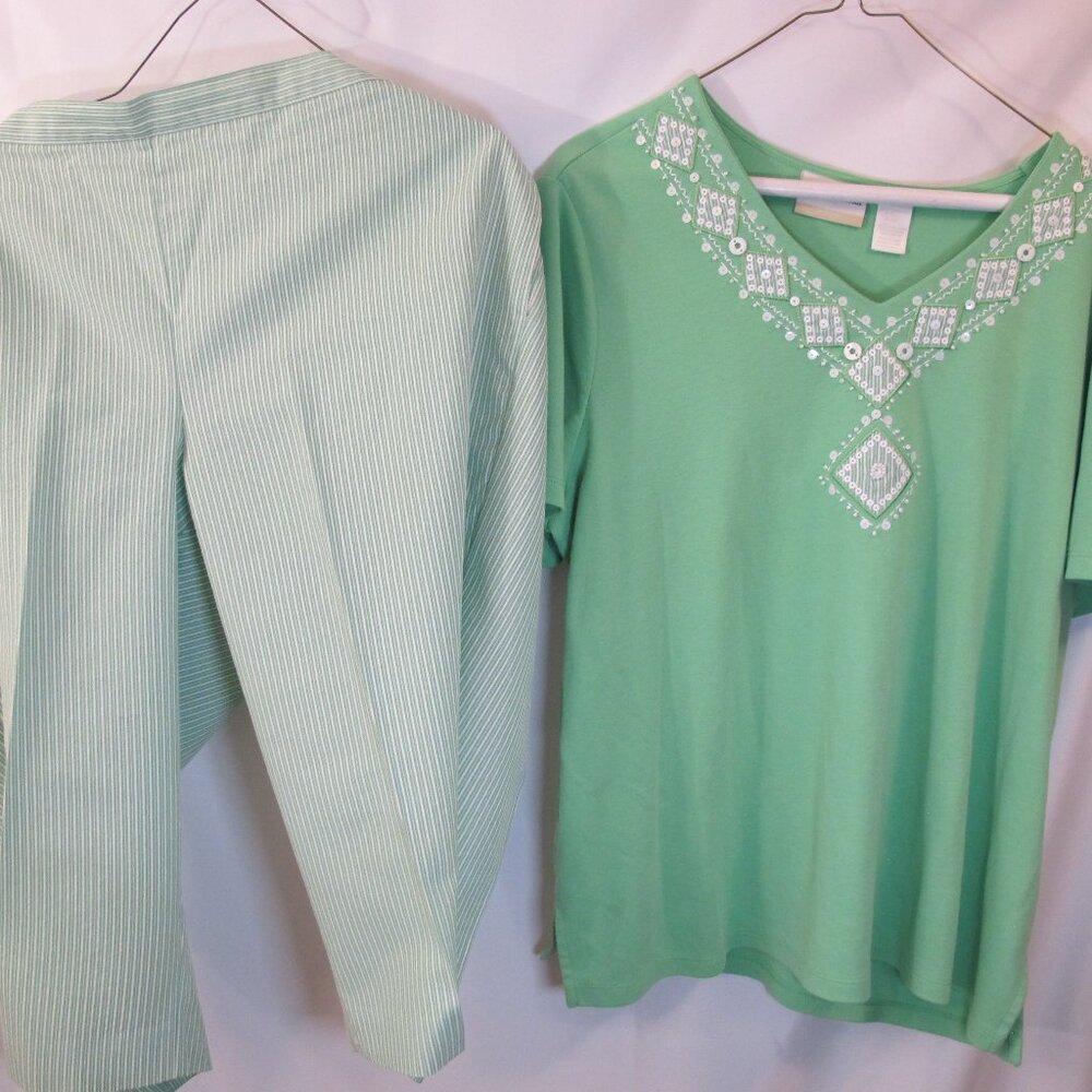 Alfred Dunner two piece set – top and cropped pants 1x/18P